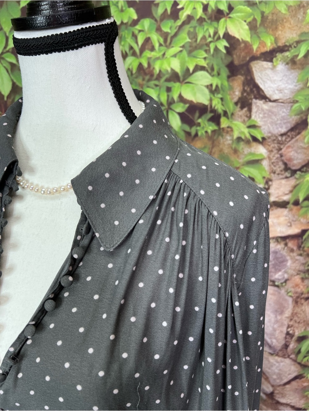 FREE PEOPLE Hi/Lo Gray Dotted Button Front Boho Workwear Swing Blouse, S - Picture 7 of 16